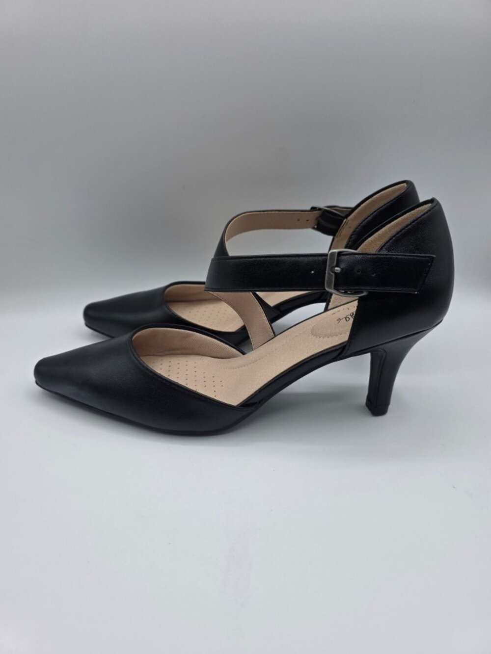 LifeStride Soft System Black Kitten Heels With Buckle Strap Size 8M, 2.5” Heel - Picture 2 of 9